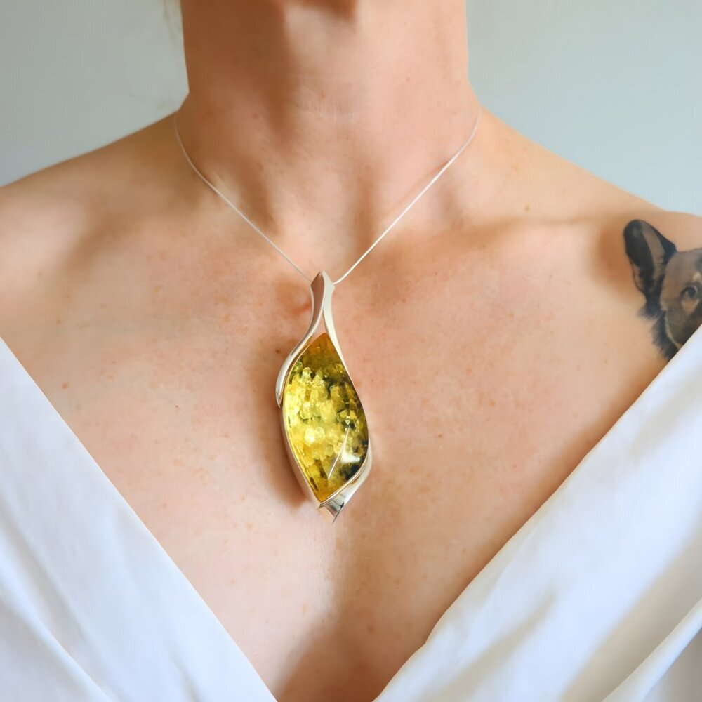 Tomosz Artszak Baltic Green Amber Necklace in Sterling Silver
